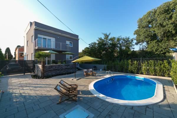 Villa Pjena Luxury Mediterranean Retreat with Private Pool, Rezerwuj  Hotele w Zadar County z basenem, Basen