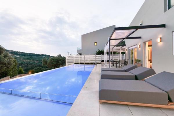 Moly - Luxury Villa with Heated Private Pool, Rezerwuj Willa Hotele w Retimno z basenem, Basen