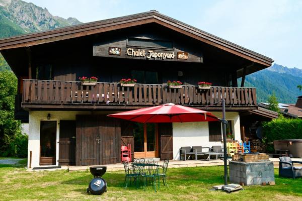 Ideal For all type of families "Chalet Japonyard", Rezerwuj Chalet Hotele w Owernia z Parkingiem, Parking