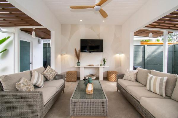 NEW! Villa, 3bdrs with AC, Pool, close to Marino Ballena, Rezerwuj  Hotele w Puntarenas z basenem, Basen