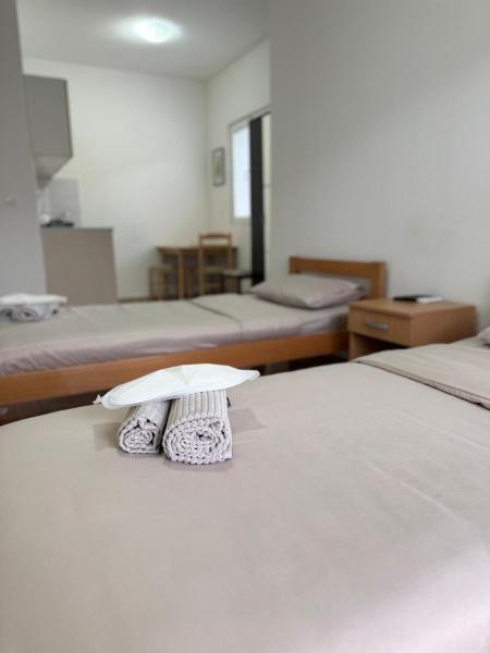 ADAIST Apartments Budva Free Parking & Balcony, Rezerwuj Apartament Hotele w Budva County z parkingiem, Parking