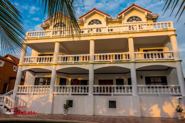 Rio Nuevo Great House, Rezerwuj  Hotele w Ocho Rios Coast z basenem, Basen