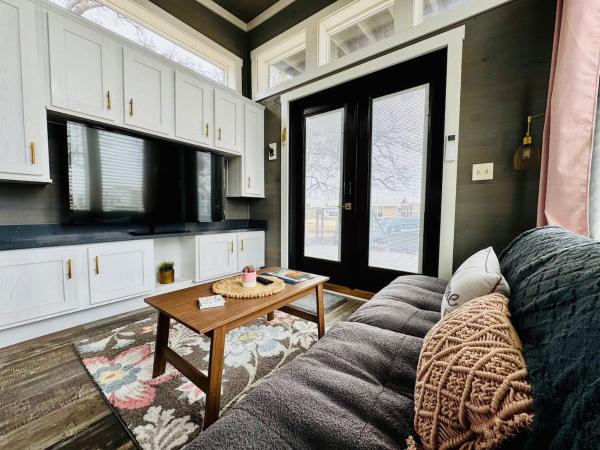 Little Luxe Hideaway at Village Farms Resort, Rezerwuj  Austin Greater Austin