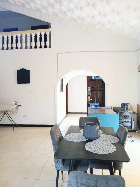 Nicole\s Lodge, Rezerwuj  Taifa Greater Accra