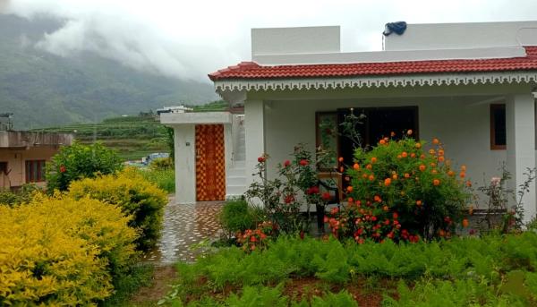 Kalpanahomestay, Rezerwuj  Hotele w Vattavada z parkingiem, Parking