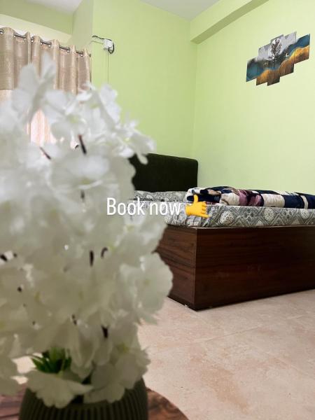Mon Jai Homestay, Rezerwuj  Hotele w Assam z Parkingiem, Parking