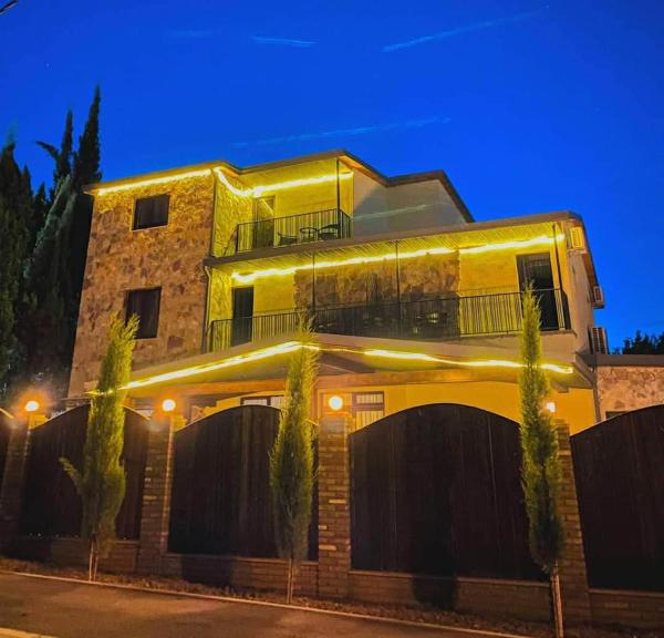 Art Villa Kotekhi, Rezerwuj  Hotele w Kakheti z Basenem, Basen
