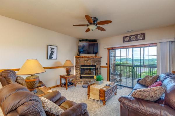 1BR Village At Indian Point 1307 near SDC Free Tickets Daily up to 500 Value, Rezerwuj  Branson 