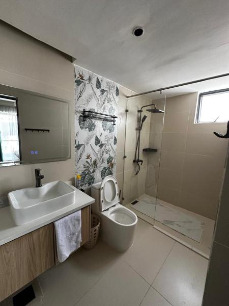 Three Bs, Rezerwuj  Nairobi Hotele...