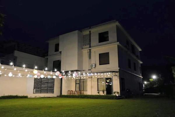 The Monarch Hotel, Rezerwuj  Kāthgodām Uttarakhand