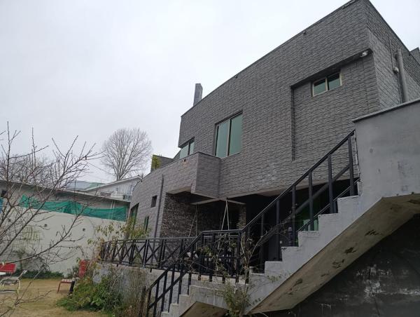 Sardar House Chalet-2, Rezerwuj Chalet Hotele w Khyber Pakhtunkhwa Province z parkingiem, Parking