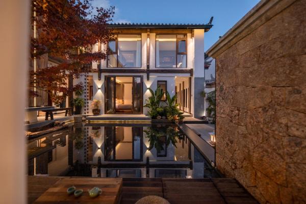 丽江梦乡居客栈, Rezerwuj Hotel Lijiang Yunnan