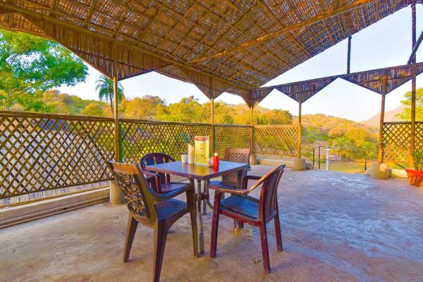 Hotel Happy Forest Inn, Rezerwuj  Mount Abu Rajasthan