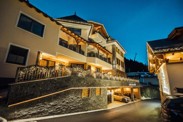 Theresia Suites, Rezerwuj  Hotele w Tirol z Parkingiem, Parking