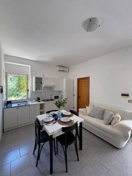 Villa Loredana, Rezerwuj  Hotele w Foresta Umbra z parkingiem, Parking