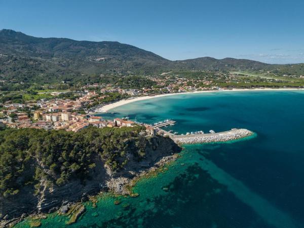 Appartamenti Dunelba - Goelba, Rezerwuj  Hotele w Elba z Parkingiem, Parking