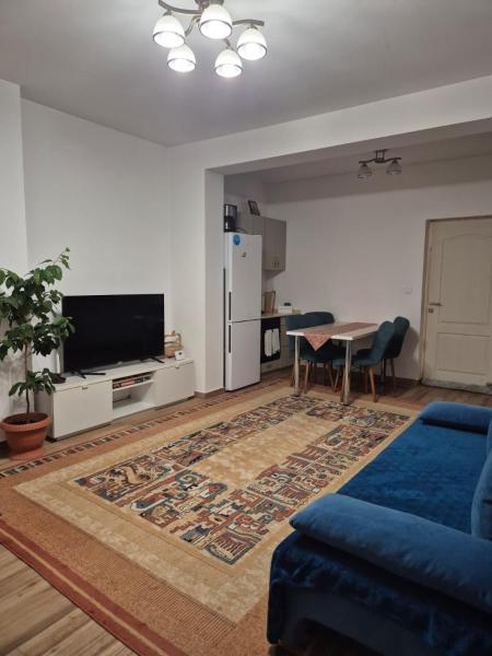 Charming Villa in the Heart of Bucharest, Rezerwuj  Hotele w Muntenia z Parkingiem, Parking