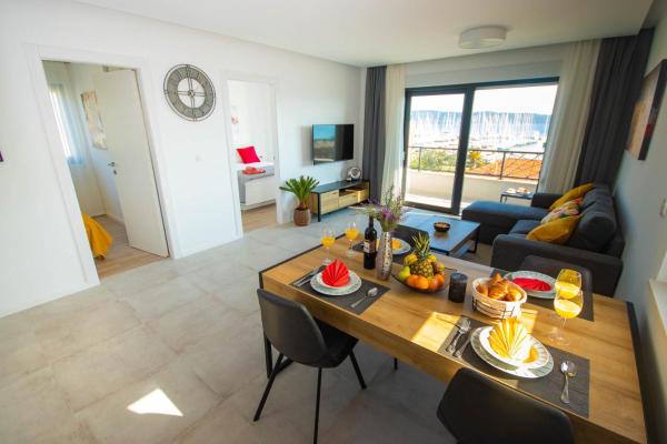 Apartmani LE-LU, Rezerwuj  Hotele w Split-Dalmatia County z parkingiem, Parking