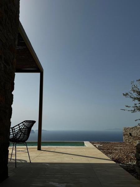 Thermyes Villas 4 with private pool, Rezerwuj  Hotele w Kitnos z Basenem, Basen