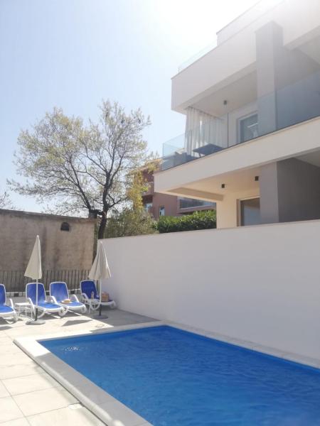Villa apartment Laganini, Rezerwuj Apartament Hotele w Split-Dalmatia County z Basenem, Basen