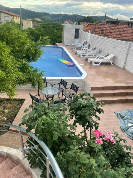 Villa Nilić, Rezerwuj  Bar Bar County