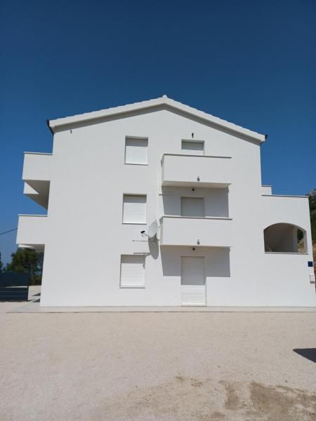 APARTMANI JELIĆ, Rezerwuj  Hotele w Split Region z Basenem, Basen