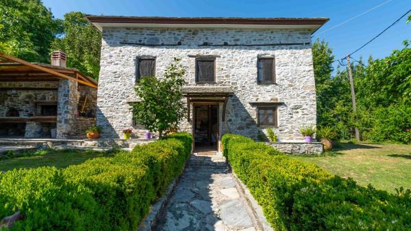 Μountain Whispers, Rezerwuj  Mouresi Pelion