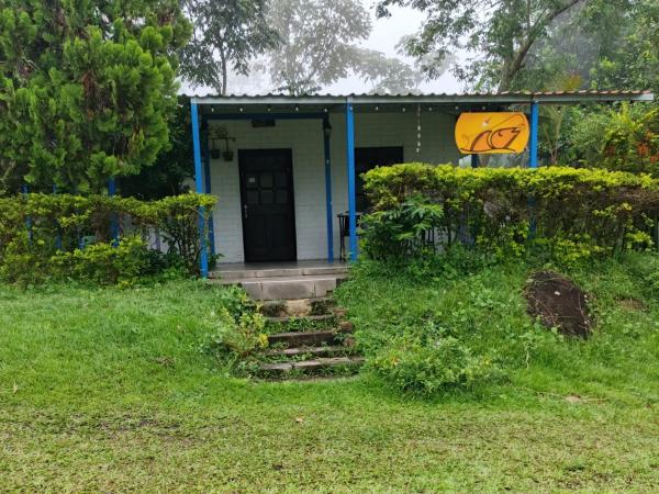 Villa Falian Nido Colibrí, Rezerwuj  Hotele w Viotá z Basenem, Basen