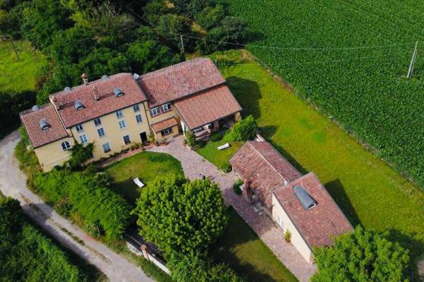 La casa nei campi, Rezerwuj  Badia Pavese 