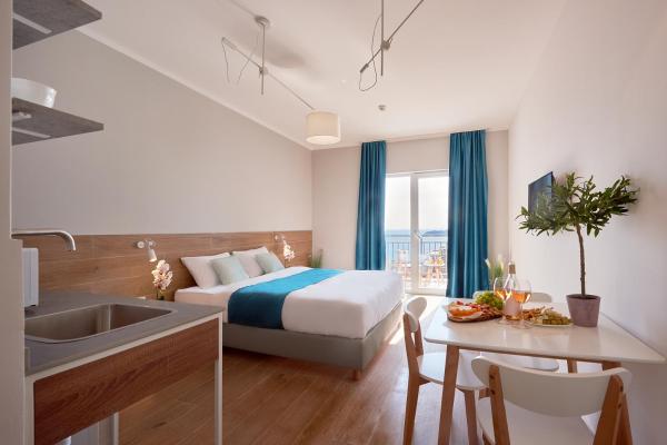 Garni Hotel Larimar, Rezerwuj  Hotele w Budva County z parkingiem, Parking
