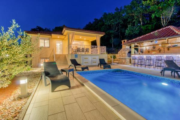 Villa Sole, Rezerwuj  Hotele w Kvarner Islands z Basenem, Basen