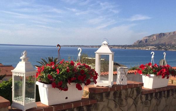 Villa sul mare Palazzolo, Rezerwuj  Hotele w Trappeto z parkingiem, Parking