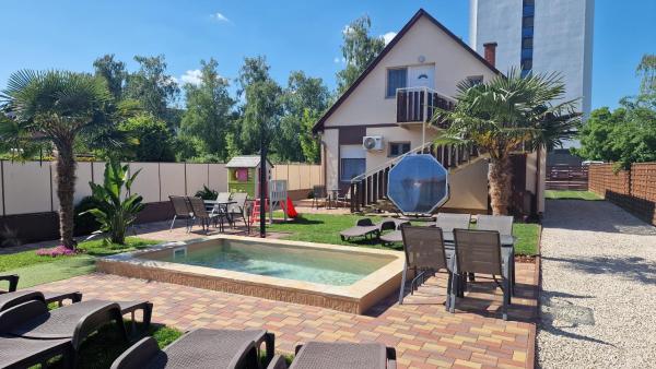 Napsugar Villa A, Rezerwuj Willa Hotele w Somogy z Basenem, Basen