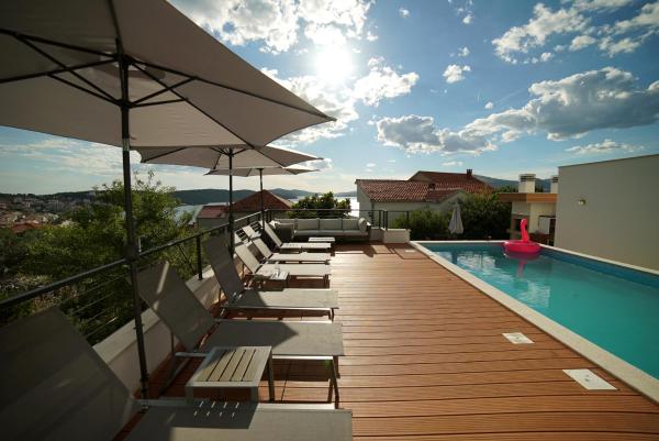 Apartments Gazebo, Rezerwuj Apartament Hotele w Split-Dalmatia County z Basenem, Basen