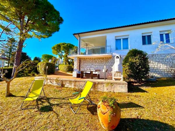Villa Renata, bellissima villa con terrazzo vista mare e spiaggia inclusa, Rezerwuj  Numana 