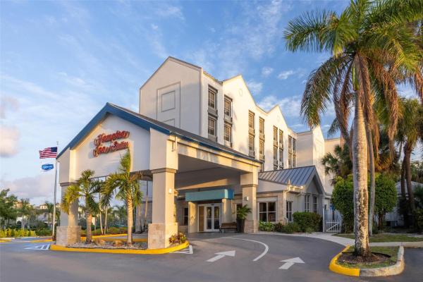 Quality Inn & Suites Fort Lauderdale Airport/Cruise Port, Rezerwuj Hotel Hotele w Panhandle Florida z Basenem, Basen