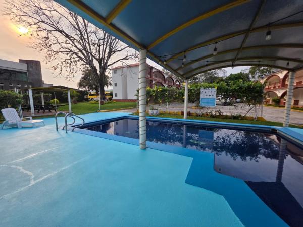 Hotel Los Cedros, Rezerwuj  Martinez de La Torre Veracruz