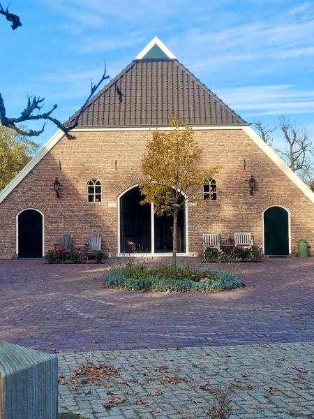 De Oranjehoeve, Rezerwuj  Holthone 