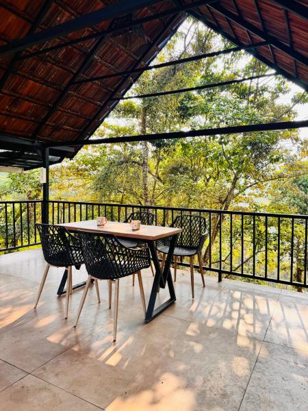 Private Hill Villa in Wayanad, Rezerwuj   