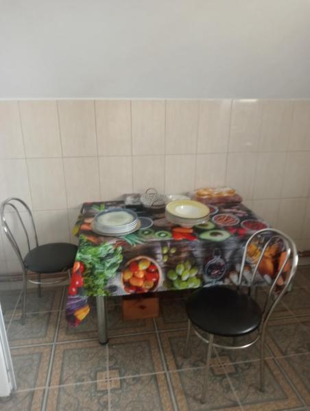 Warm and Welcoming NEST near Old Town, Rezerwuj  Hotele w Transylvania z Parkingiem, Parking