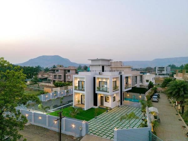 The White Casa Villa 4 BHK Private Pool Villa, Rezerwuj  Hotele w Nowe Delhi z basenem, Basen