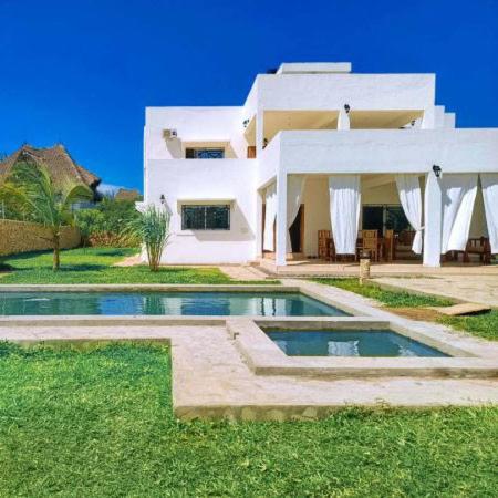 Villa Franet, Rezerwuj  Hotele w Coast Region z Basenem, Basen