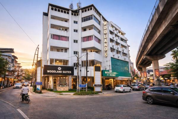 WoodLand Suites, Rezerwuj  Koczin Nowe Delhi
