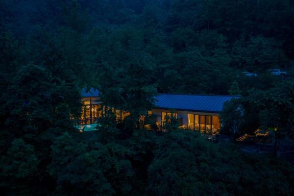 Xishan Cloister, Rezerwuj  Hotele w Chengdu z Parkingiem, Parking