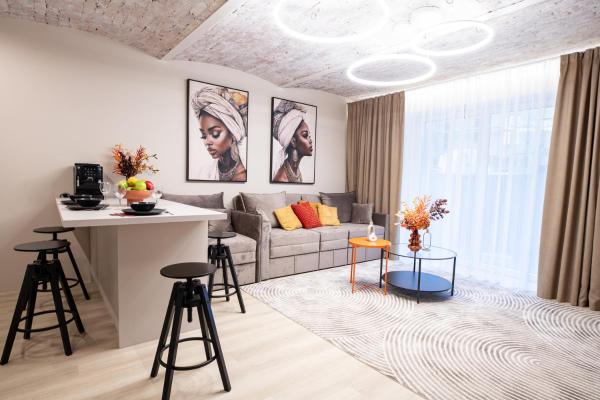 Esplanade Old Town center Studios - Self Check-In - Fast Wifi - Smart TV, Rezerwuj  Hotele w Riga z parkingiem, Parking