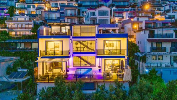 Luxury Sea View Villa with Private Heated Pool & Outdoor Pool in Kalkan, Rezerwuj  Hotele w Mediterranean Region Turkey z Basenem, Basen