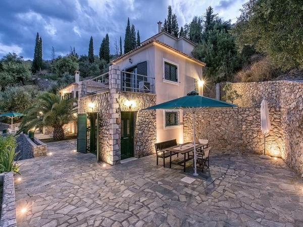 Villa by Kissakas Beach with Sea Views, Rezerwuj   