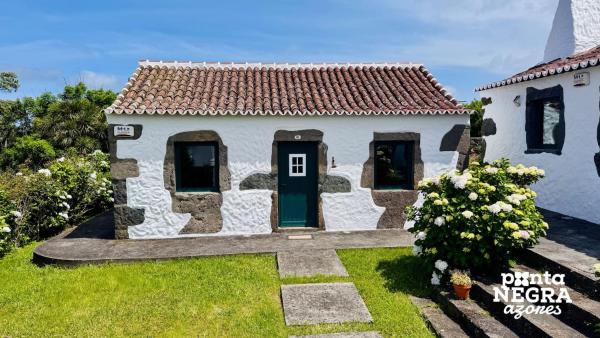Casa da Serreta by PontaNegraAzores, Rezerwuj  Hotele w Serreta z Parkingiem, Parking