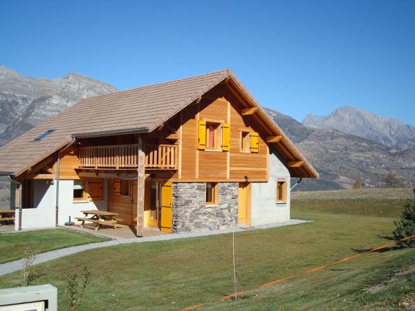 Les Chalets du Choumeau, Rezerwuj Chalet Hotele w Owernia z parkingiem, Parking