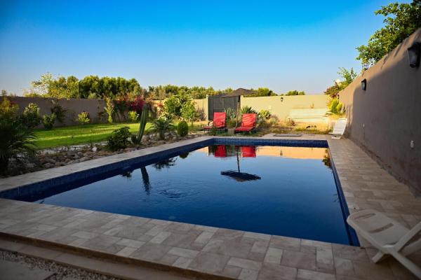 Villa Piscine Hammam vu sur les montagnes, Rezerwuj  Hotele w Tifrouine z basenem, Basen